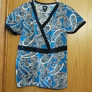 💥sold💥Med Couture medium blue paisley scrub top